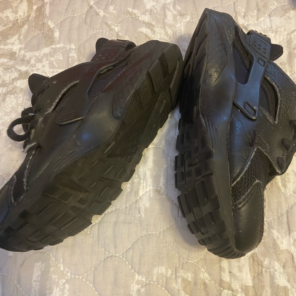 Nike Huarache Sneakers - Picture 5 of 6